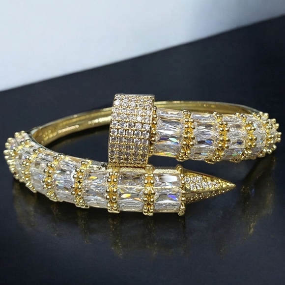Chunky Luxury 18k Gold Plated Nail Zircon Crystal Bracelet - Picture 1 of 4